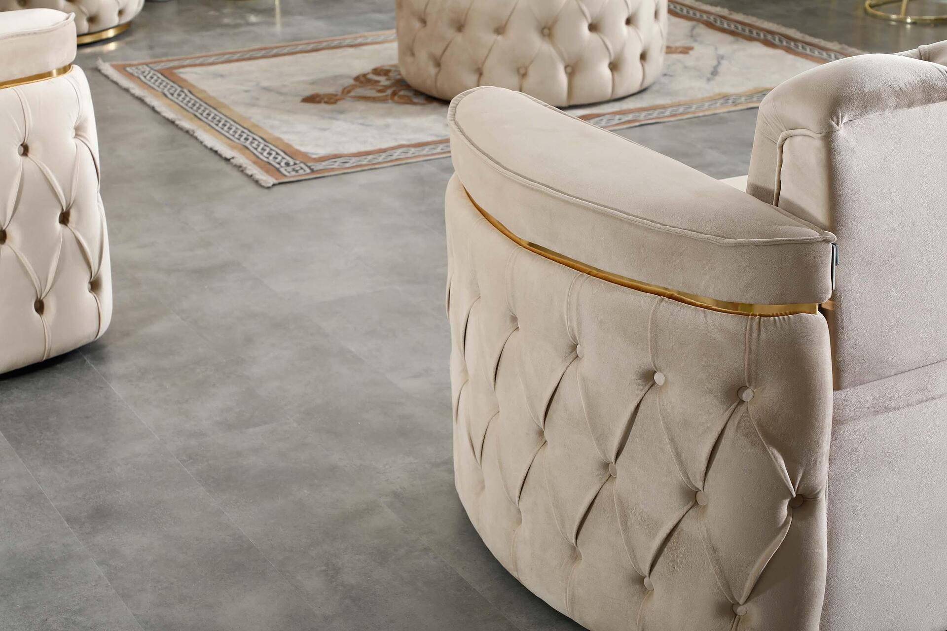 Комплект: Съвършена хармония между комфорт, стил и класа.